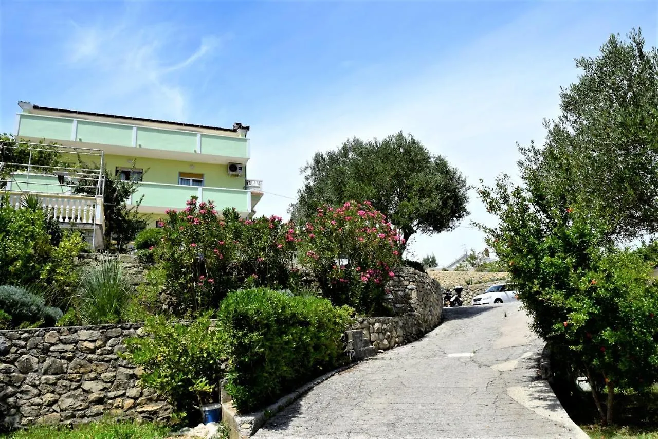 Family Apartment Andrea Close To Beach Palit Chorwacja