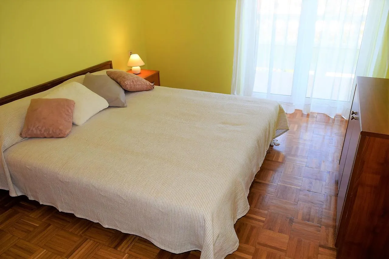 Family Apartment Andrea Close To Beach Palit